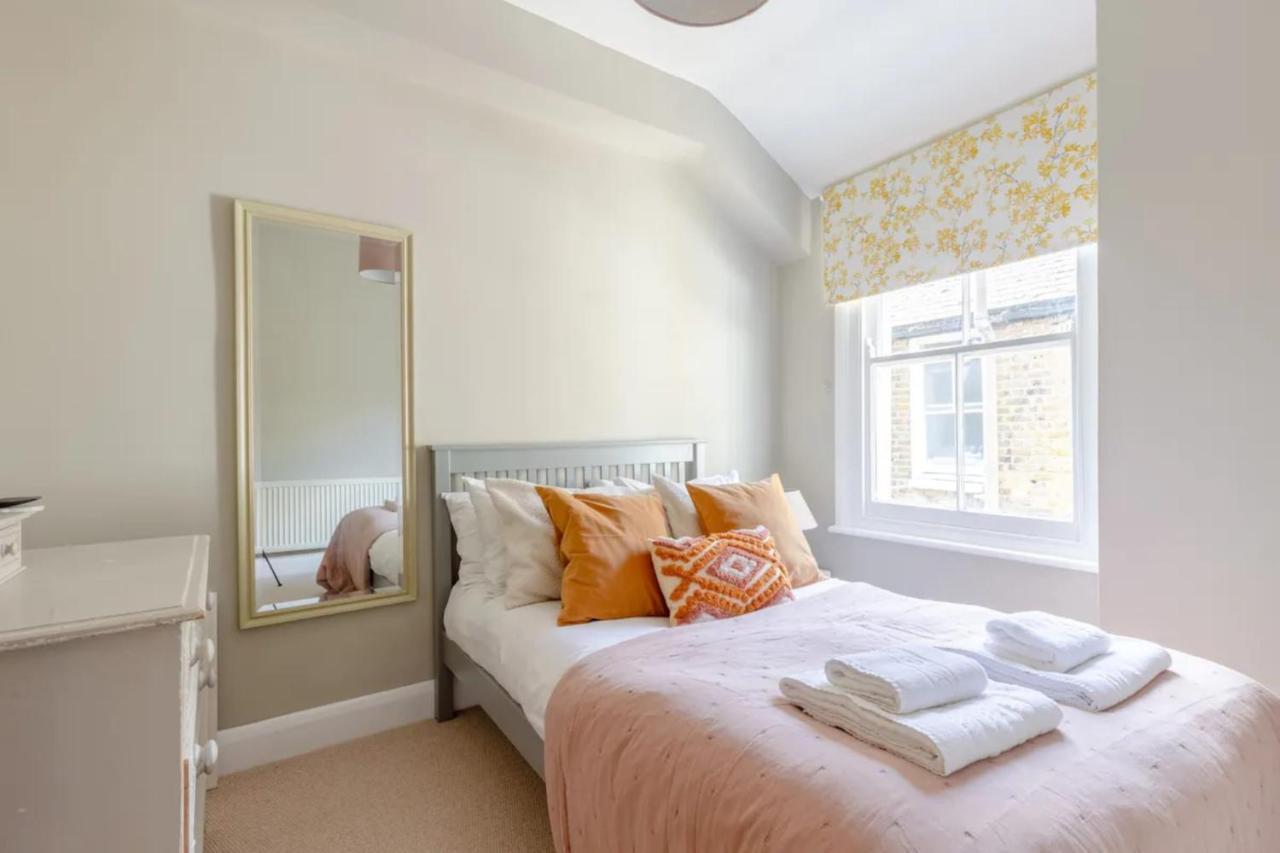 Luxuriously Designed 3 Bedroom Apartment In Clapham 런던 외부 사진