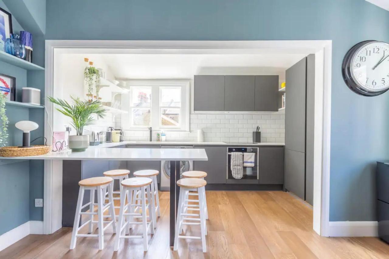 Luxuriously Designed 3 Bedroom Apartment In Clapham 런던 외부 사진
